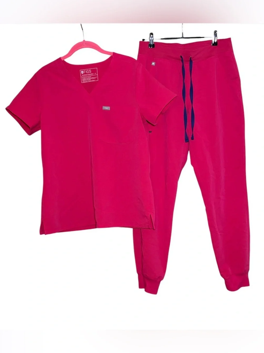 FIGS Ultra Rose Catarina Scrub Top & High Waisted Zamora Jogger Set - Picture 1 of 10